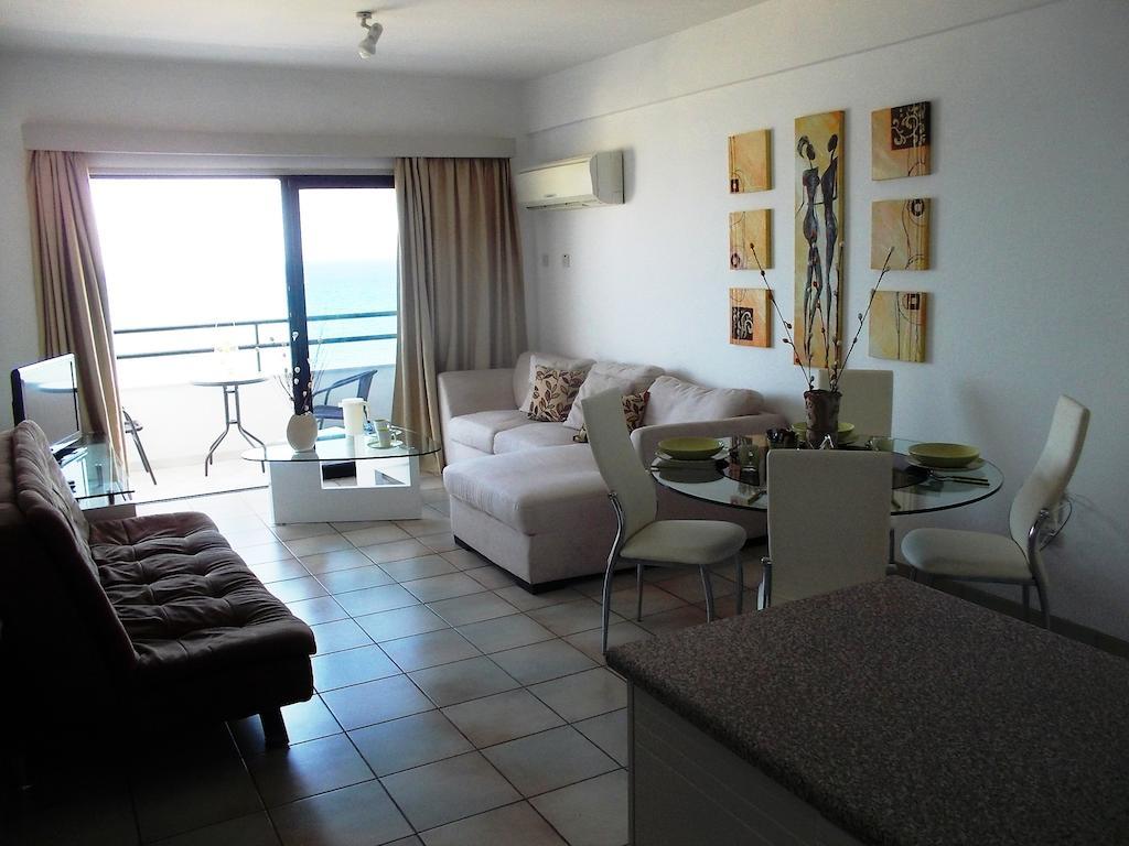 Krasas Beach Apartments Larnaca Room photo